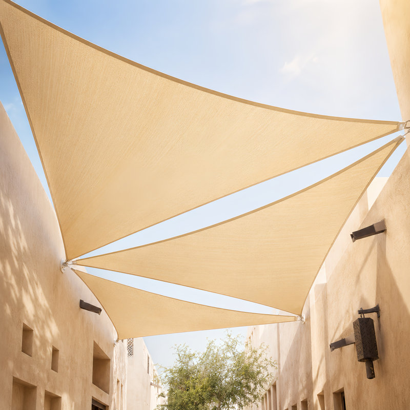 Toile d'ombrage triangulaire Amgo Customize - 200 g / m², blocage UV 95%, Beige, 8 pi x 12 pi x 14,4 pi