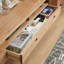 Petite table basse moderne et simple
