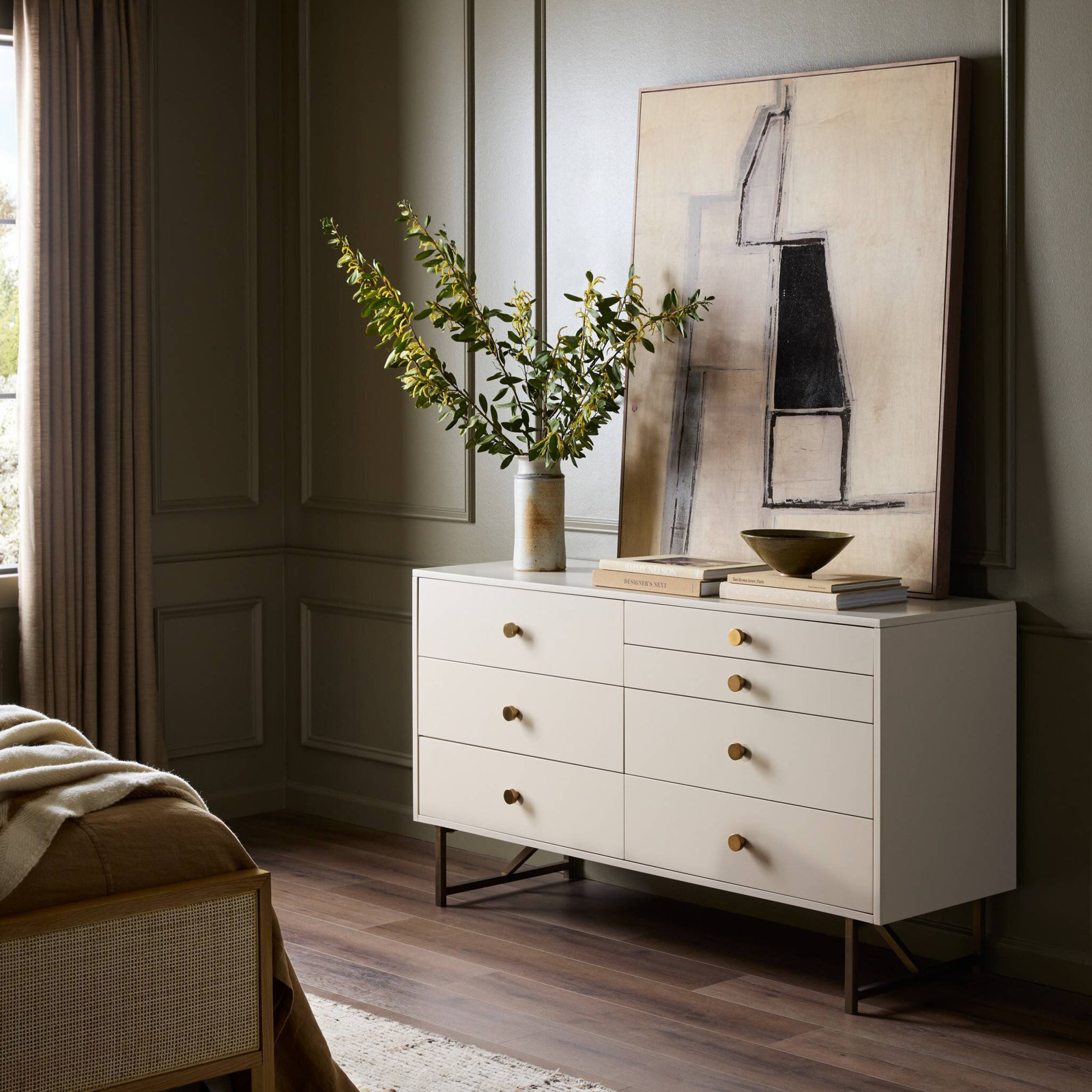 Jenele 7 - Drawer Dresser