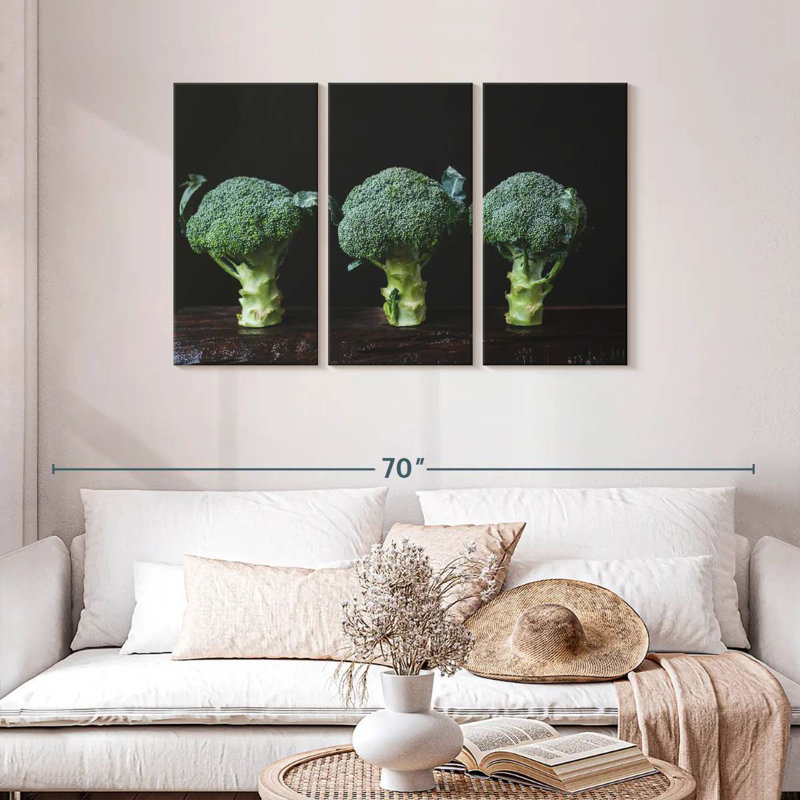 Yarlin Healthy Broccoli, 28" H x 45" W