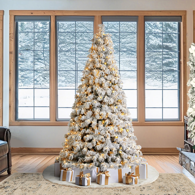 Arbre de Noël épinette enneigé avec lumières Snowy Luxe, 7.5'
