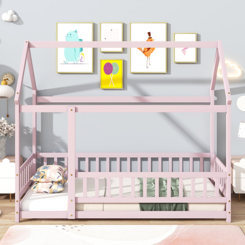 Lit simple en bois avec structure de toit, garde-corps de sécurité, rose