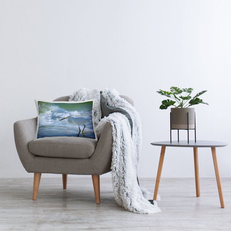 Coussin décoratif imprimé Heron & Splashing Sea par GraffiTee Studios