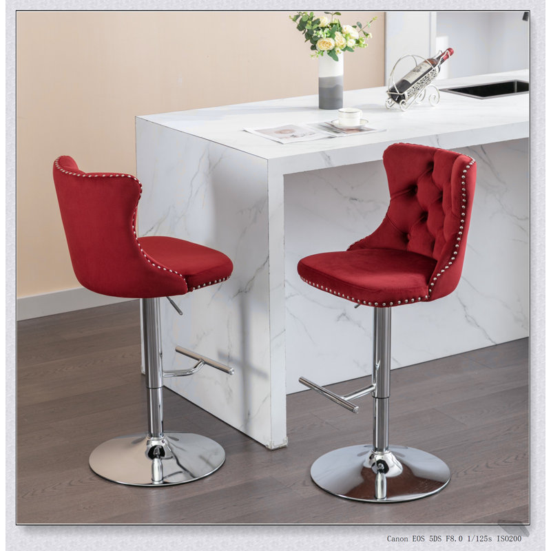 Tabourets de bar pivotants en velours avec hauteur de siège réglable, dossier ergonomique et base chromée luxueuse pour un confort moderne