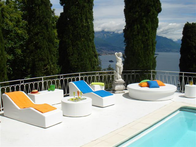 ClubNow Outdoor Chaise Lounge, Chill White