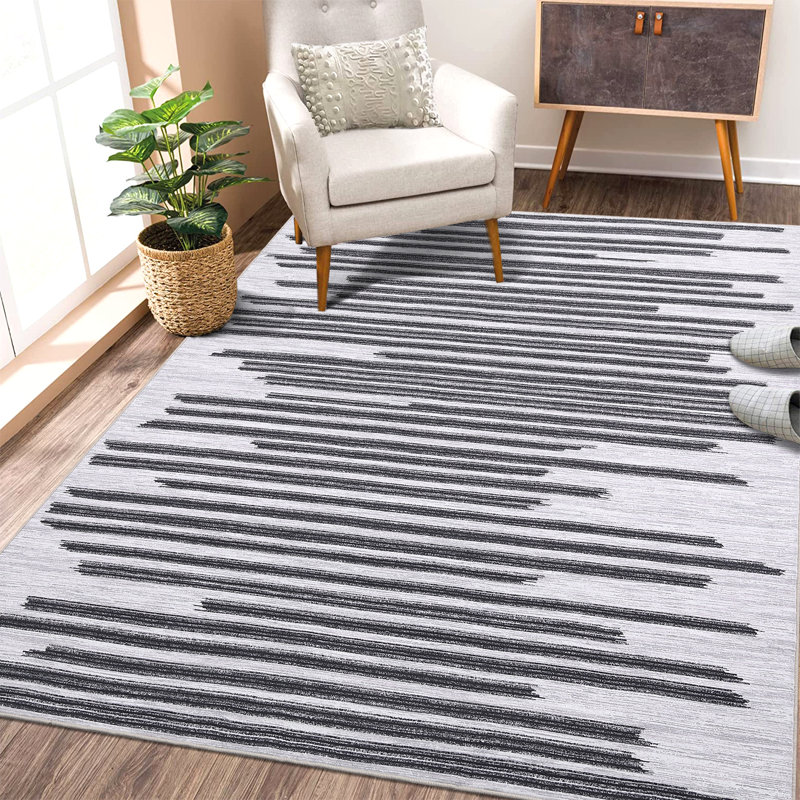 Tapis noir en polyester à rayures Ladetra, Rectangle 8 pi x 10 pi