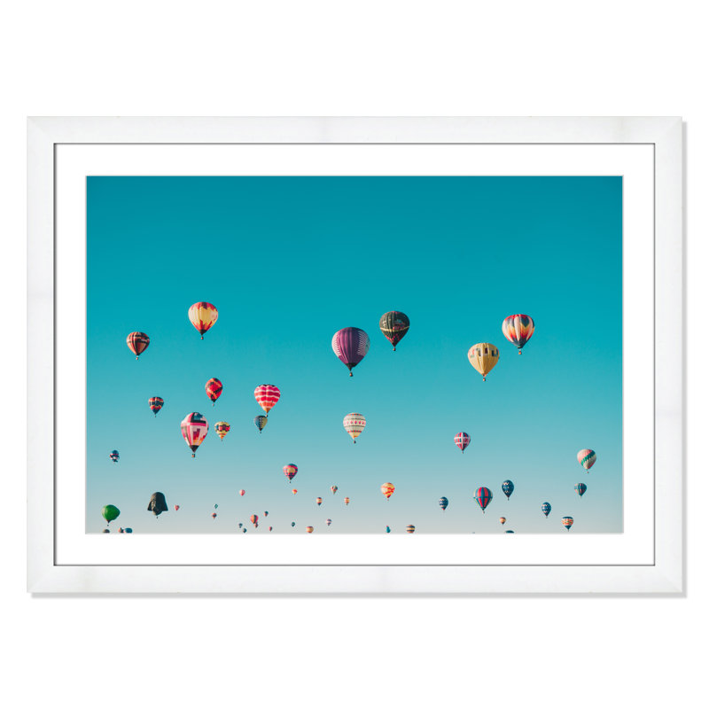 Estampe « Sky Symphony » d'Ian Dooley, H 27 po x l 37 po x P 1,25 po, Encadrement cubique blanc, Blanc