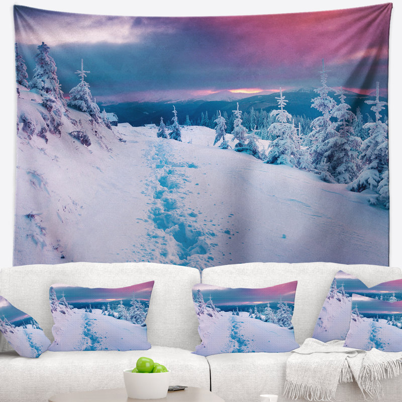 Tapisserie de mélange de soleil sur les montagnes de l’hiver avec accessoires suspendus inclus, H 78 po x l 92 po