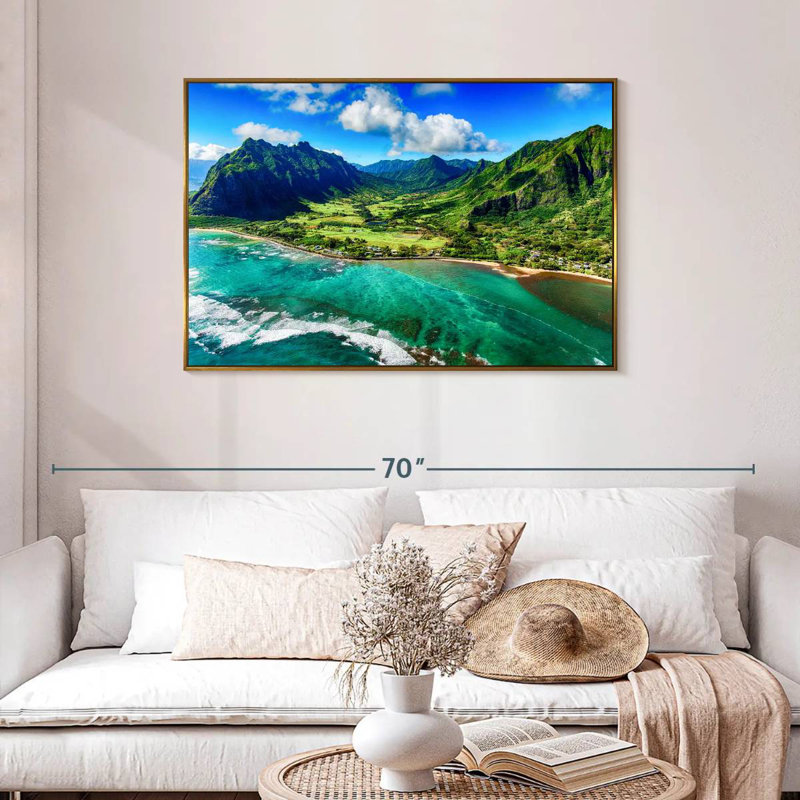 Paysage côtier de Kualoa, Cadre flottant doré, 43 po x 29 po