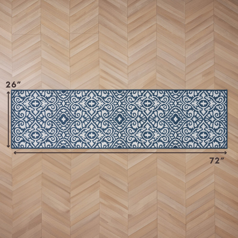 Feya Machine Woven Synthetic Damask Aera Rug in Blue/White, Runner 2'2" x 6'