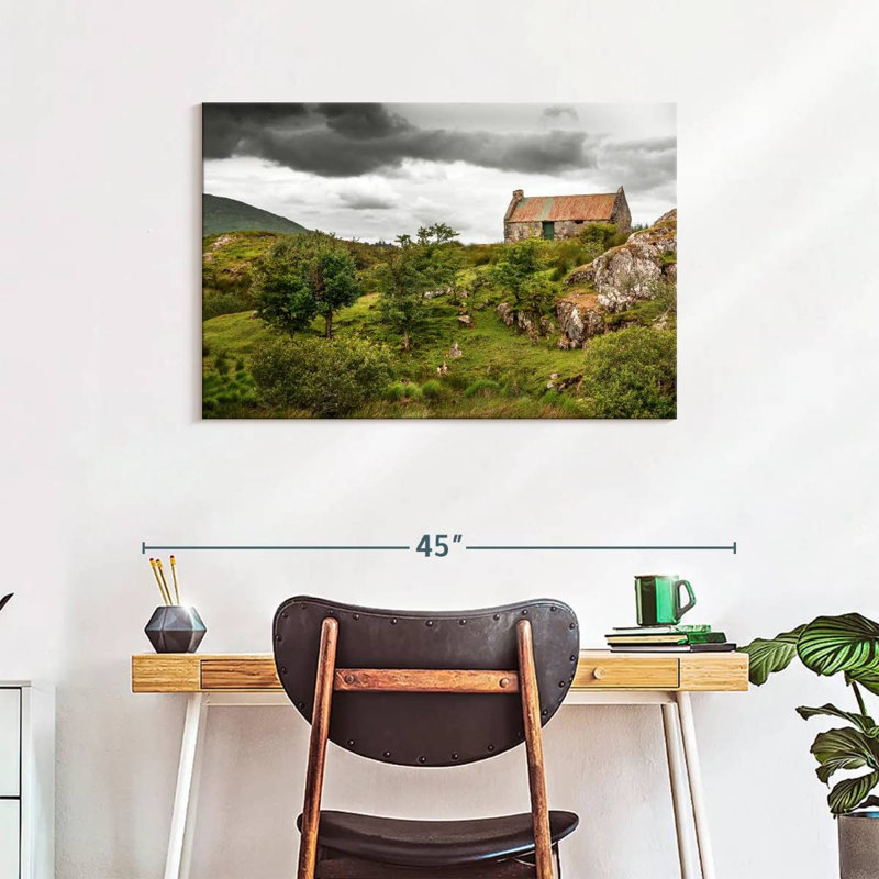Alvord Irish Village Cabin, H 24 po x l 36 po