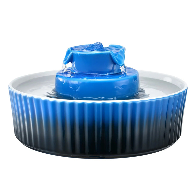 Fontaine à chat en céramique 2,1 l, distributeur d'eau pour animal de compagnie en forme de petit gâteau avec pompe ultra-silencieuse, zone de boisson à 360 ° et filtration multicouche pour chats et chiens