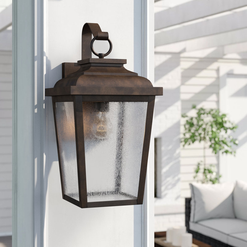 Lanterne murale d'extérieur 1 lumière DEL Mayhugh Chelesa Bronze, H 16,75 po x l 8,5 po x P 9,5 po