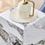 Le matériau moderne de l'autocollant en MDF blanc moderne, la table basse à motif de texture de style cube, convient à diverses situations et scènes, est un bon choix pour la décoration intérieure.