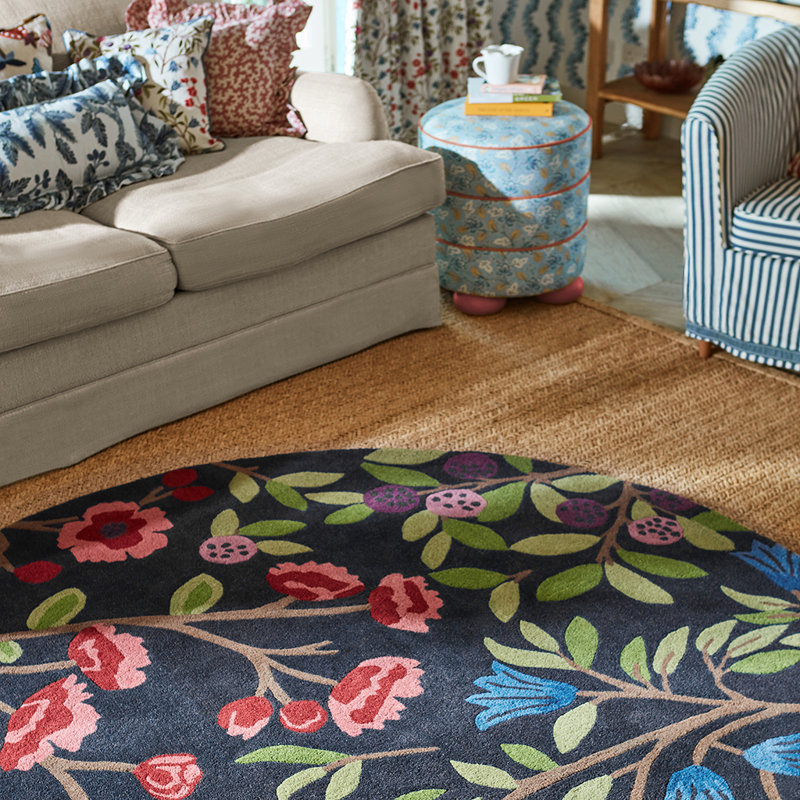 Hand Tufted Wool Floral Area Rug, Round 4'11"