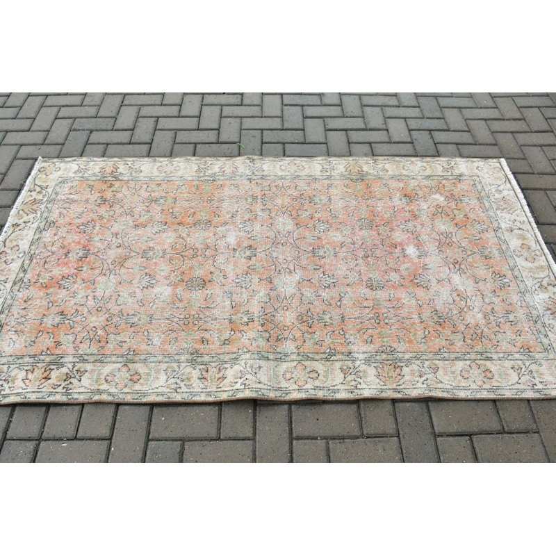 Tapis turc rétro idéal pour rehausser l'esthétique de votre salon ou de votre chambre à coucher
