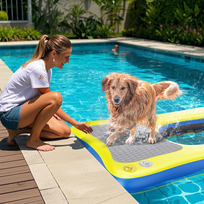 Rampe de 60 po x 40 po pour chien de grande taille pesant jusqu'à 240 lb, plateforme de quai flottante gonflable avec accès antidérapant sécuritaire et facile à l'eau, rampe de flottement pour chien, piscine creusée, lac
