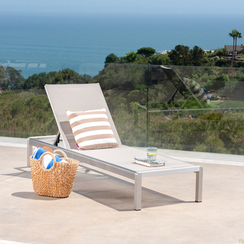 Chaise Lounge