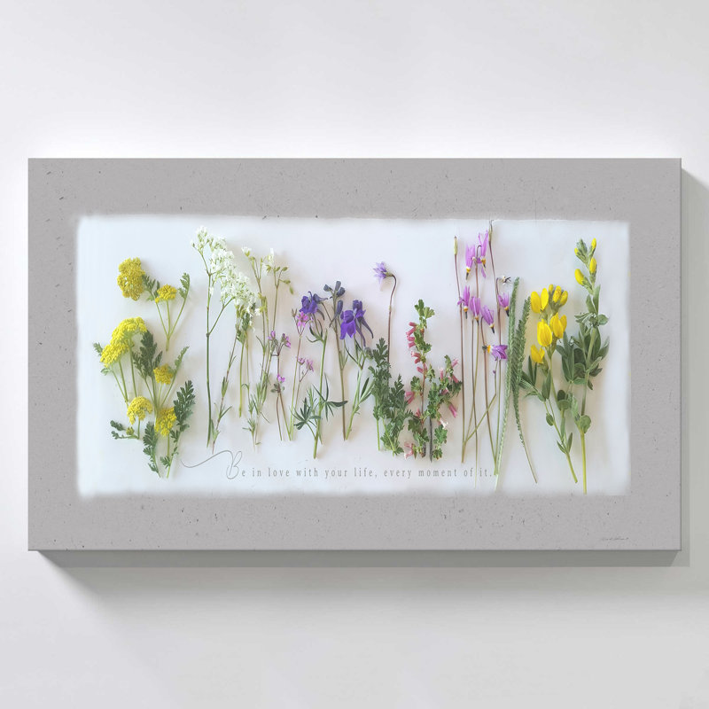 "Wildflowers" par Rhonda Addison, reproduction sur toile, H 24 po x l 40 po x P 1,5 po