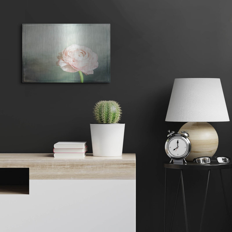 «Peony 03» par Lightbox Journal, H 16 po x l 24 po