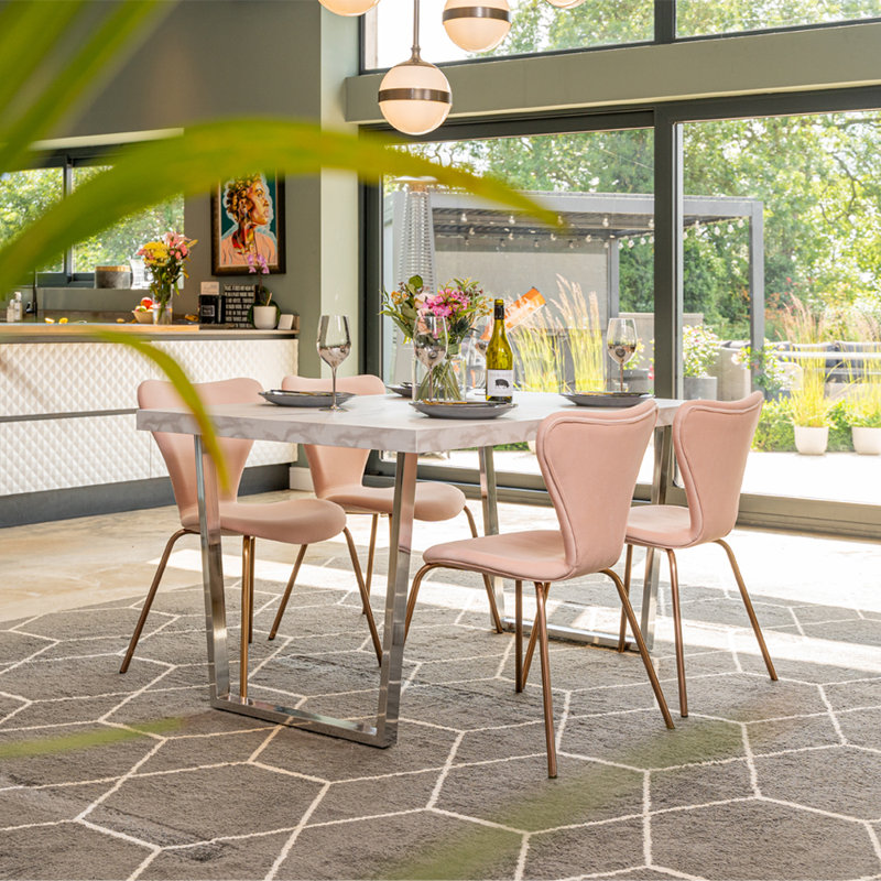 Ostby 4 - Person Dining Set, Pink