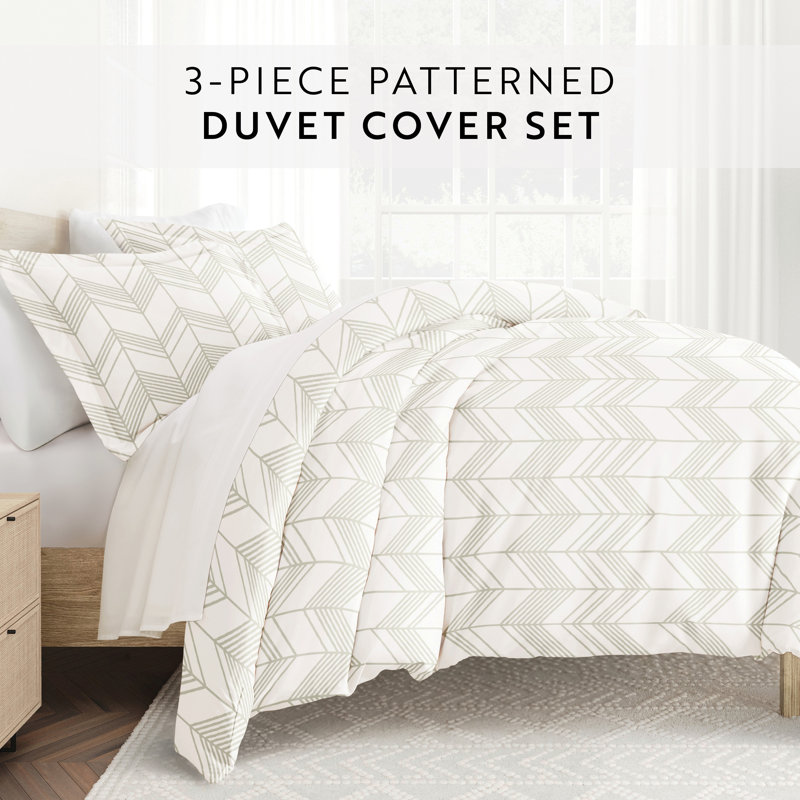 Light Gray Chevron Microfiber Queen Duvet Cover Set with Shams