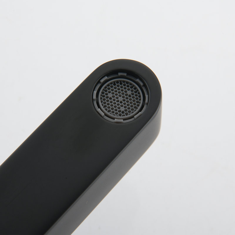 Robinet de lavabo de salle de bain à poignée simple avec drain