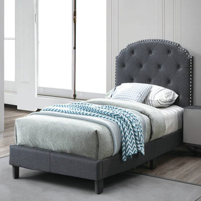 Lit plateforme tapissier Tuffeté Alvena