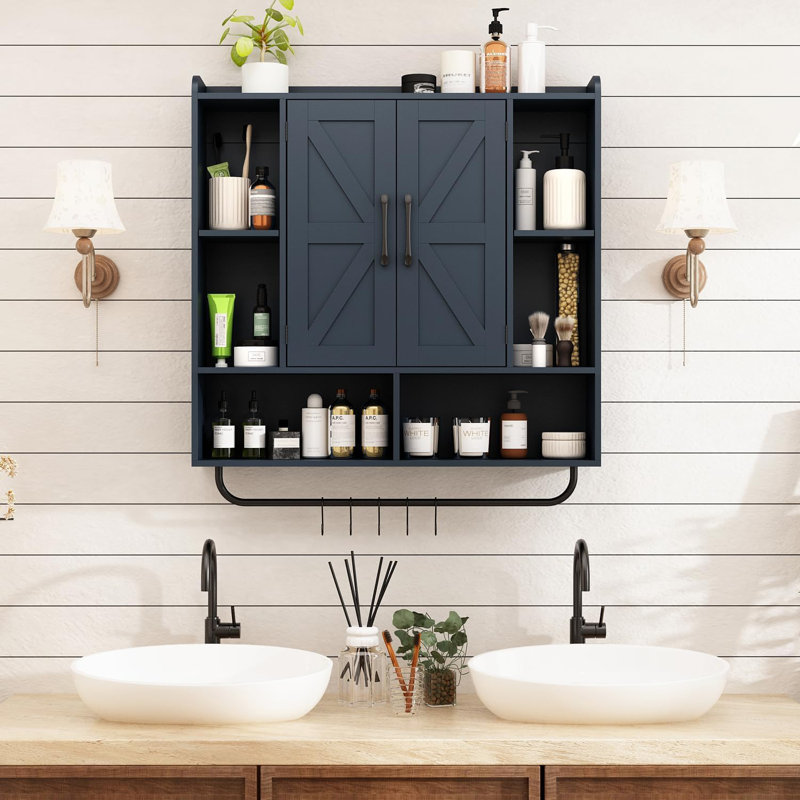 Armoire de salle de bain murale en bois rustique, armoire de pharmacie murale, armoire de rangement murale peu encombrante avec 2 portes de grange, 3 tablettes réglables et barre à serviettes (bleu marine)