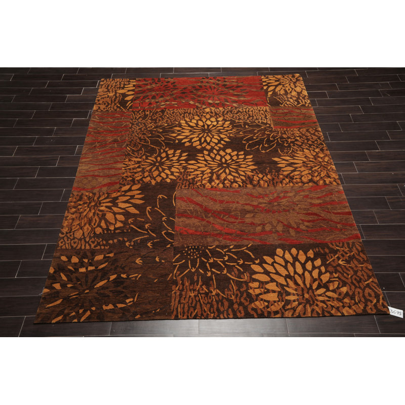 Tapis décoratif noué à la main en laine brun à motif floral byonce