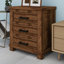 Table d'appoint de charme avec design traditionnel et rangement fonctionnel