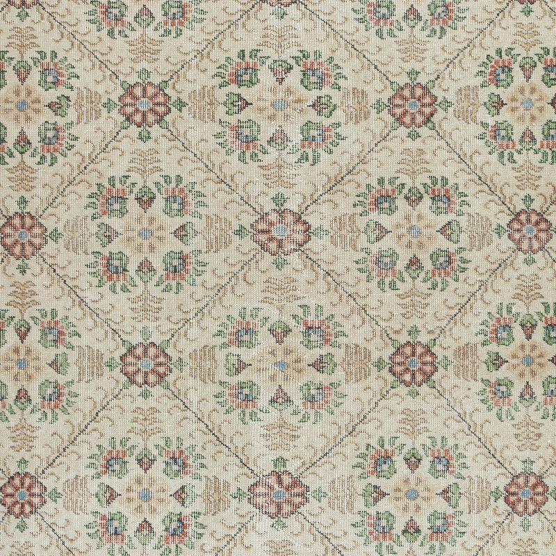 Tapis anatolien rétro noué à la main avec fond beige et motif floral vert