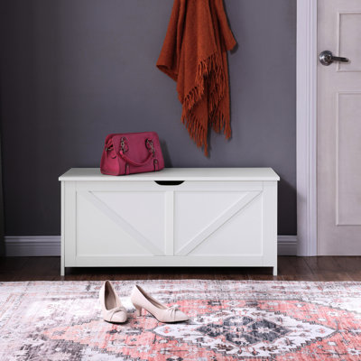 Banc de rangement - option de hall d'entrée blanc, robuste, poignée en forme de U, installation rapide et facile avec un design rétro, assemblage découpé, capacité de poids de 300 livres, placement polyvalent dans la maison
