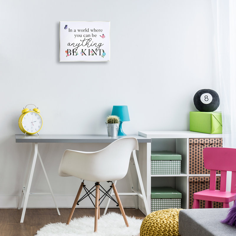 Plaque murale «Floral et papillons Be Kind», design par Gigi Louise