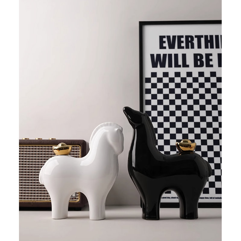 Damarien Figurines & Sculptures