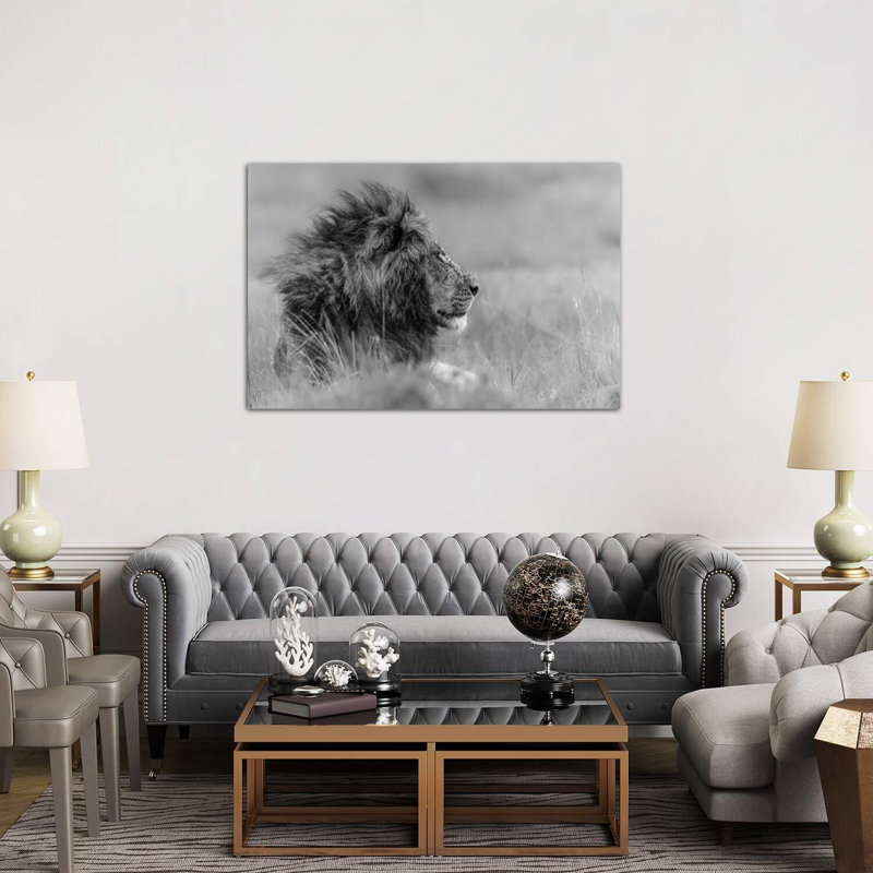 «The King Is Alone» par Massimo Mei - impression d'art graphique, H 40 po x l 60 po x 1,5 po, Toile tendue