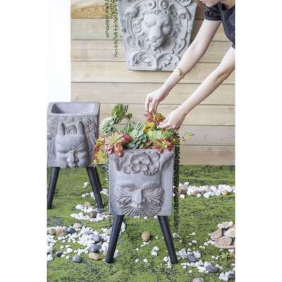 Indoor / Outdoor Statue Planter