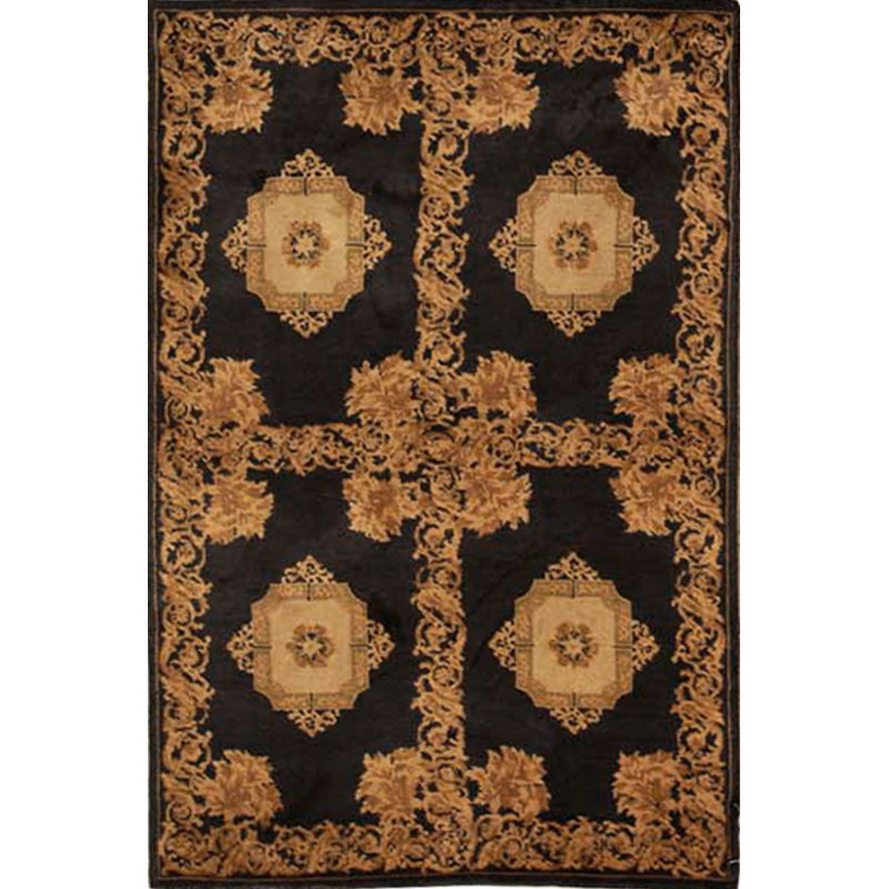 Wool Oriental Area Rug in Black/Gold