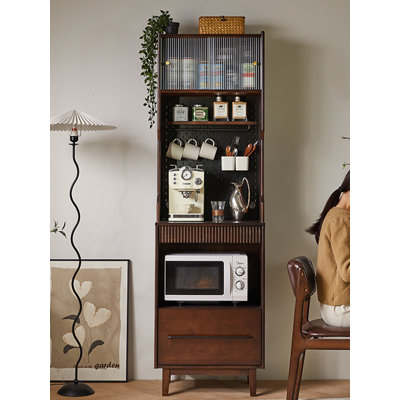 Grande armoire de cuisine scandinave