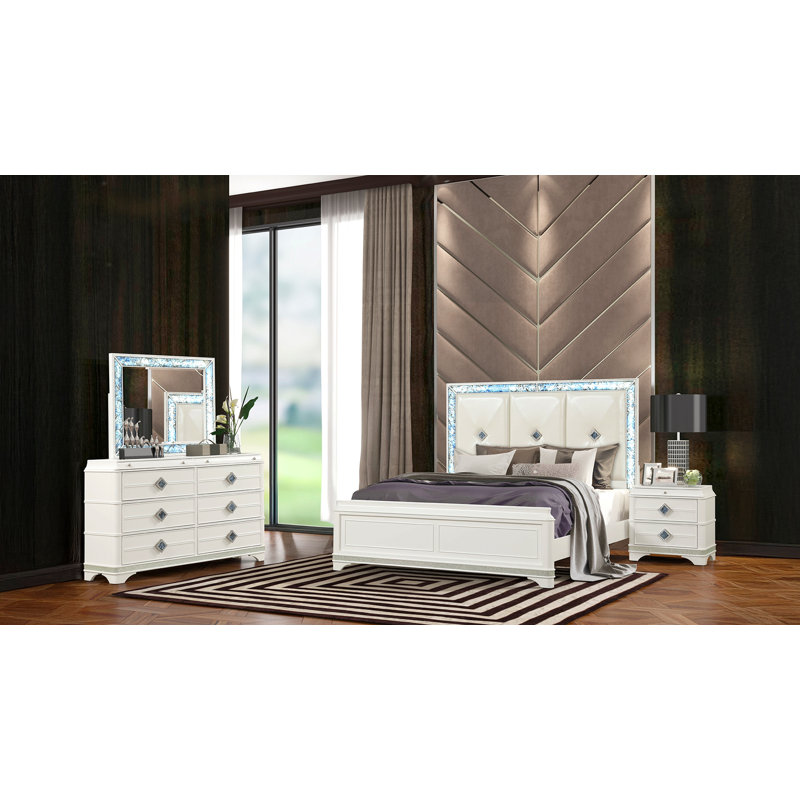 Miroir de style moderne (avec miroir seulement) avec accents de bois et de cristal en blanc