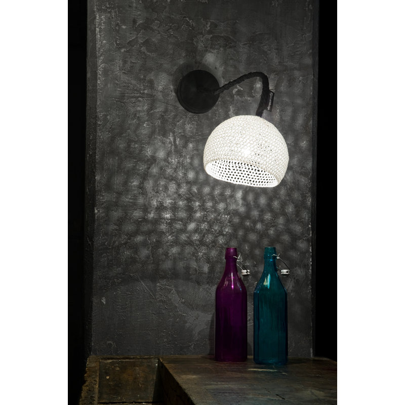 Trama Armed Sconce, Black