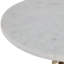 Table d'appoint Altrincham ronde en métal marbré blanc avec base sculptée Boho Glam Table d'appoint pour le salon, la chambre à coucher ou le bureau. Or 22 po.