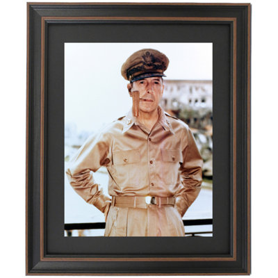 General Douglas Macarthur, Manila 1945