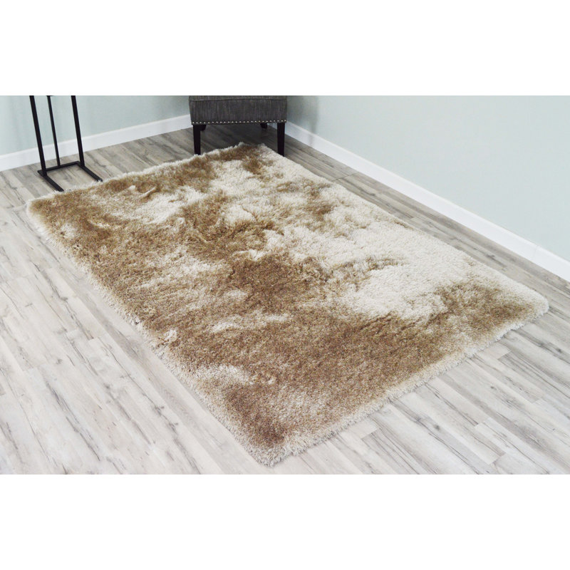 Tapis décoratif beige à poils longs 5 pi 3 po x 7 pi 3 po adriahna, Rectangle 5 pi 3 po x 7 pi 5 po