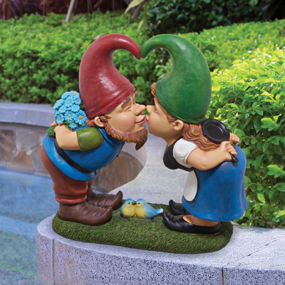 Kiss and Tell Lover Gnomes Statue
