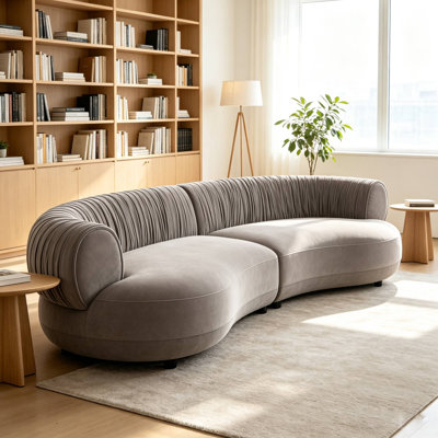 Canapé d'angle modulaire incurvé en velours de 102,36 pouces, composé de 2 pièces en forme de croissant avec plis verticaux faits à la main, idéal pour le salon et le hall d'hôtel.