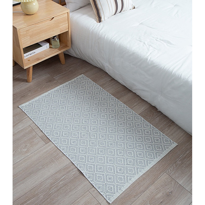 Grey Cotton Blend Woven Classic Diamond Geometric Small Area Rug 24" W, Rectangle 2' x 2'11"