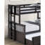 Lit simple superposé au-dessus d'un lit double avec tiroirs sous le lit, mélange de gris, aspect transitionnel, bois d'ingénierie massif pour la chambre à coucher