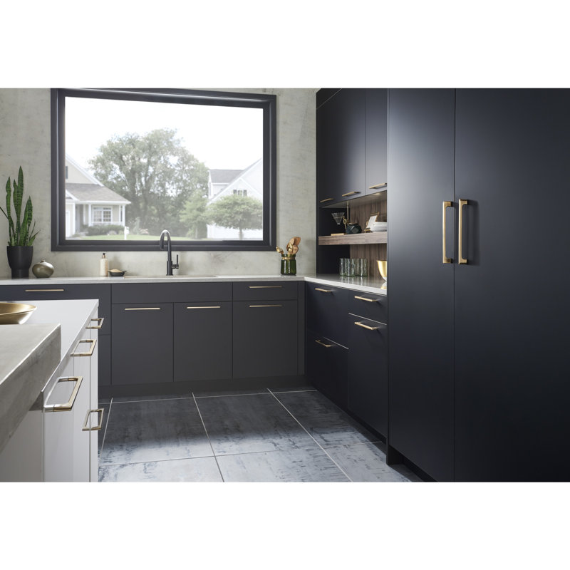 Poignée d'armoire asymétrique noire Leyton de 225 mm de centre à centre