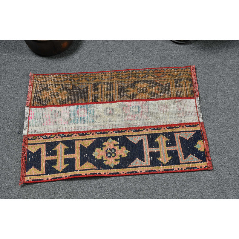 Tapis turc rétro en laine fait à la main avec un design patchwork unique pour un décor éclectique brun / beige